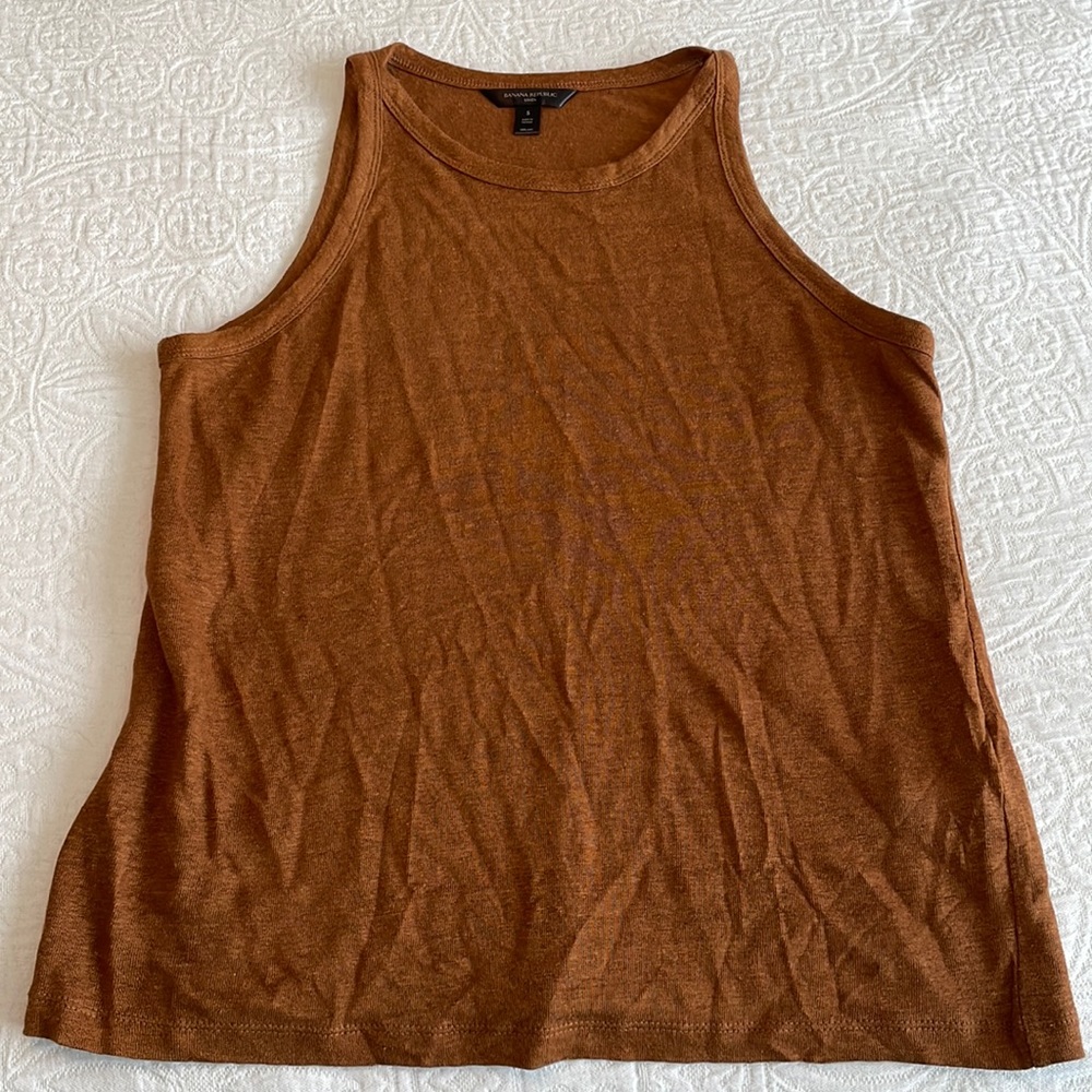 Women’s Banana Republic Linen Tank Top. Size small. Rust color.